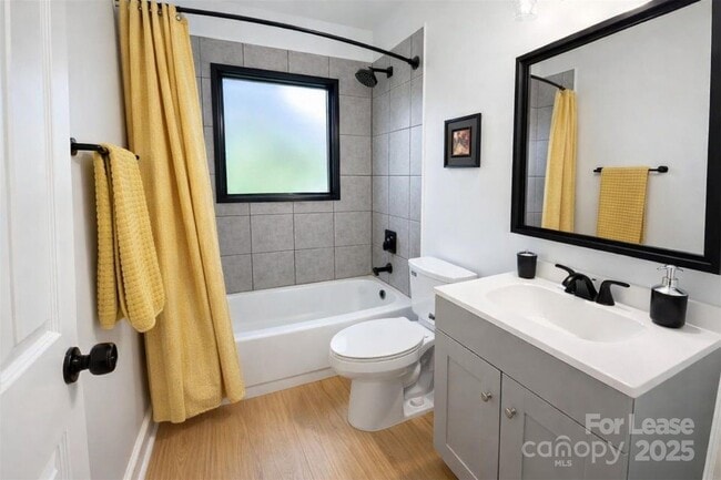 Building Photo - 316 Skyland Ave