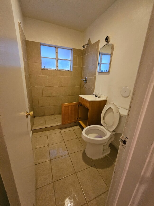 Foto del edificio - 1707 N Stanton St