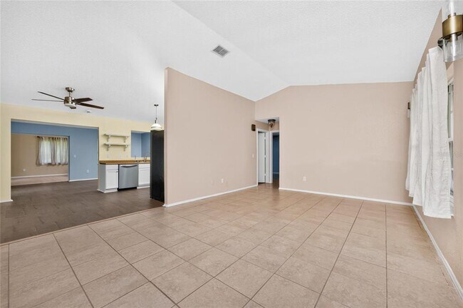Foto del edificio - 18407 Avon Ave