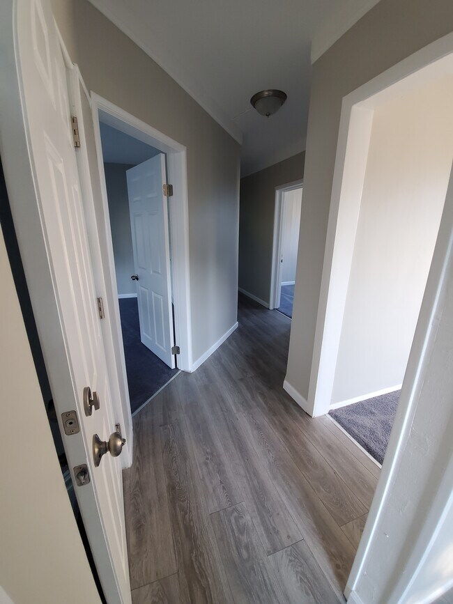 Building Photo - 15 Emmons Pl