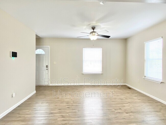 Foto del edificio - 214 Brightwood Ave