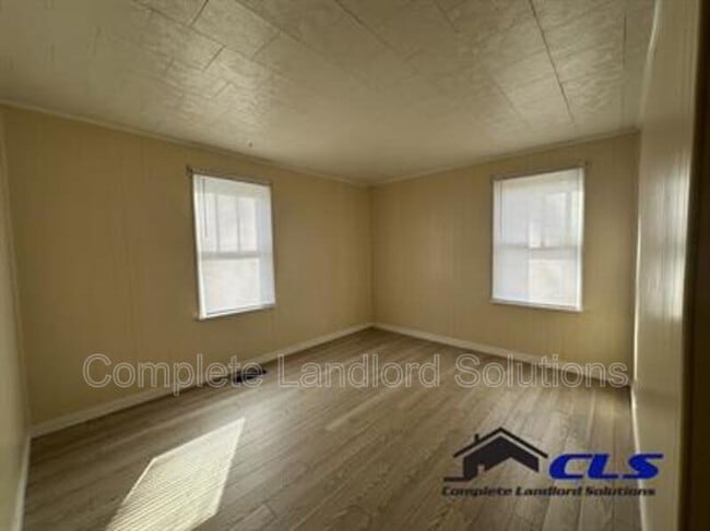 Building Photo - 1030 N 14th St