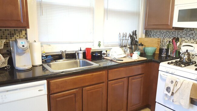 Foto del edificio - Fabulous 2BR Apartment on Arthur Ashe Blvd!