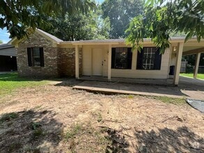 Building Photo - 5880 Jackson Dr