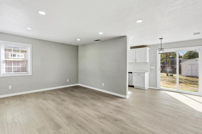 Photo - 1704 Nogales St House