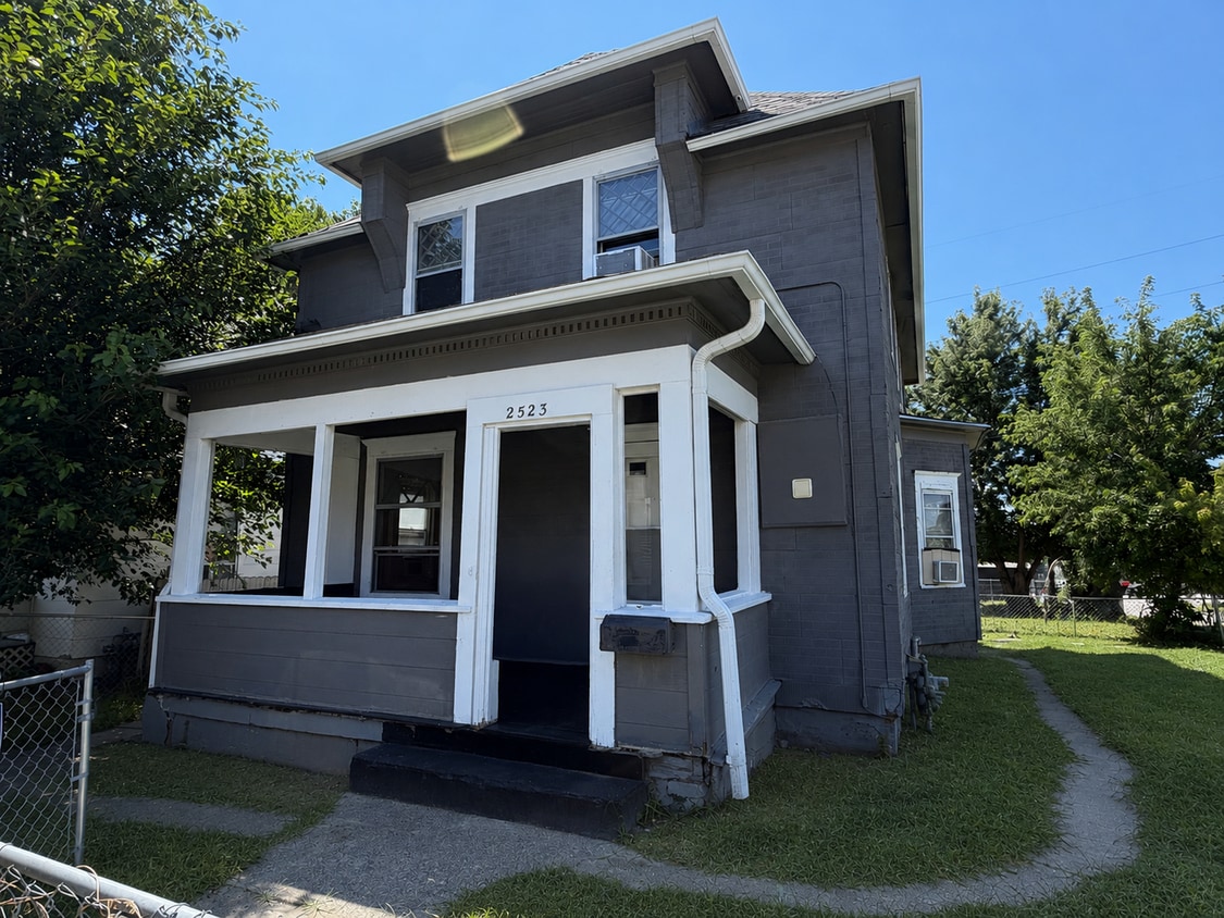 Photo - 2523 Jones St