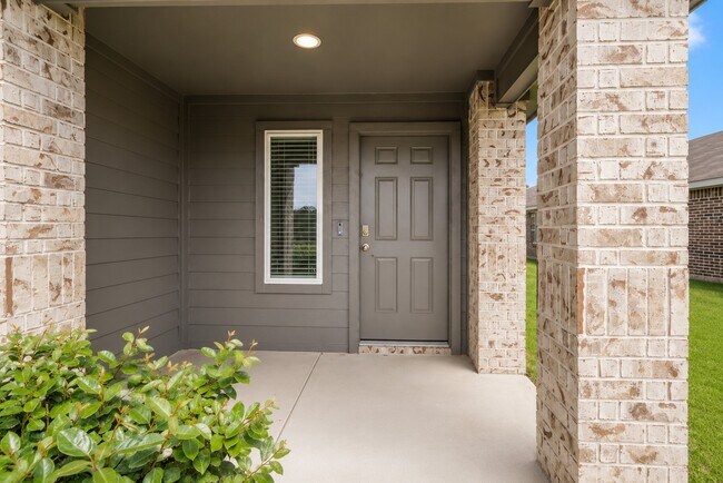 Building Photo - 5306 Evergreen Heights Ln