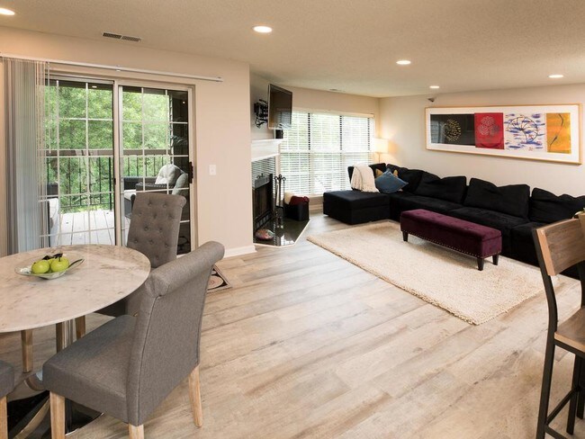 Foto del edificio - 6165 Chasewood Pkwy