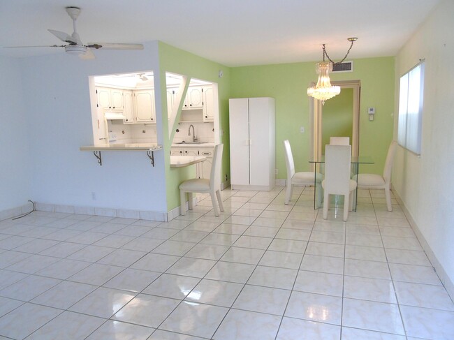 Building Photo - 375 Tuscany Ln