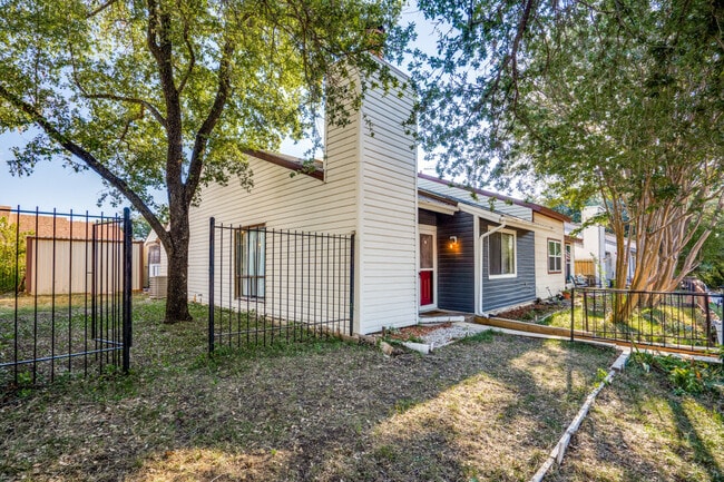 Foto del edificio - 511 Post Oak Ln