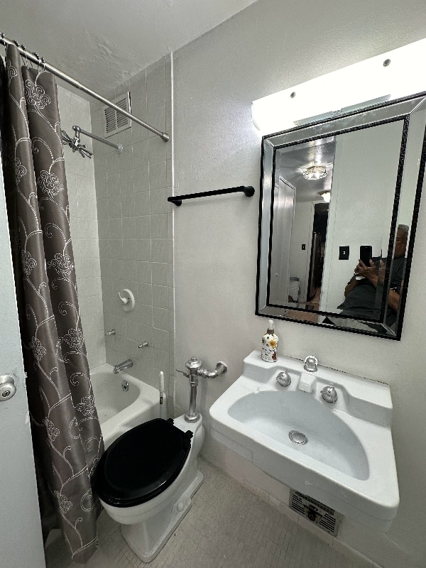 Photo - 1450 E 55th Pl Apartment