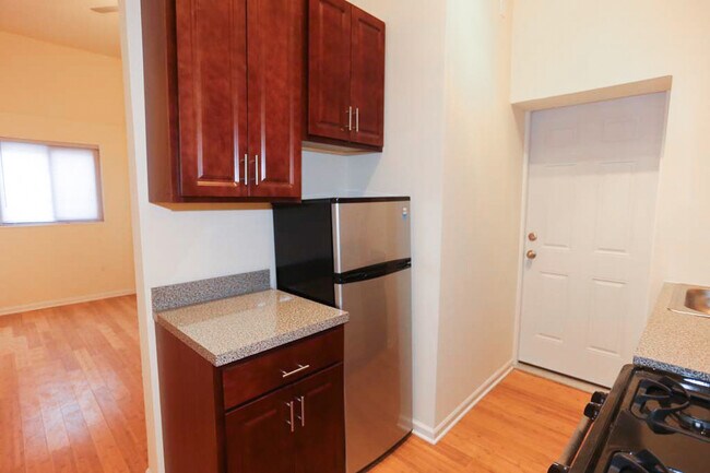 Foto del edificio - 2556 W Armitage Ave