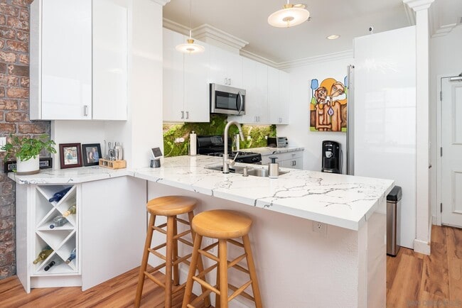 Building Photo - 530 K St
