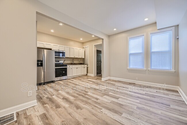 Building Photo - 405 N Loudon Ave