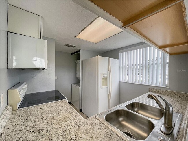 Foto del edificio - 402 Orchid Dr