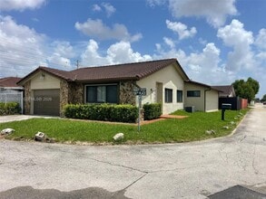 Building Photo - 1727 SW 136th Pl