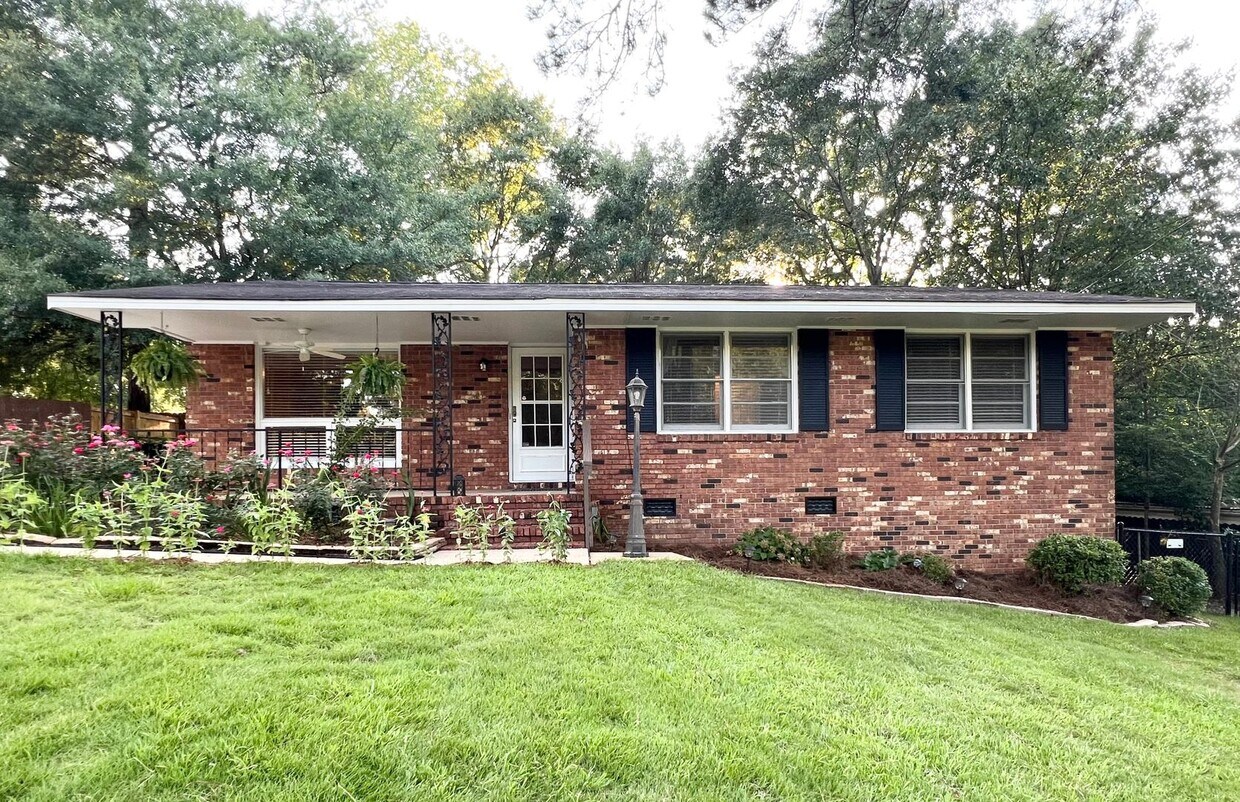 Foto principal - 3 bedroom 2 bath
