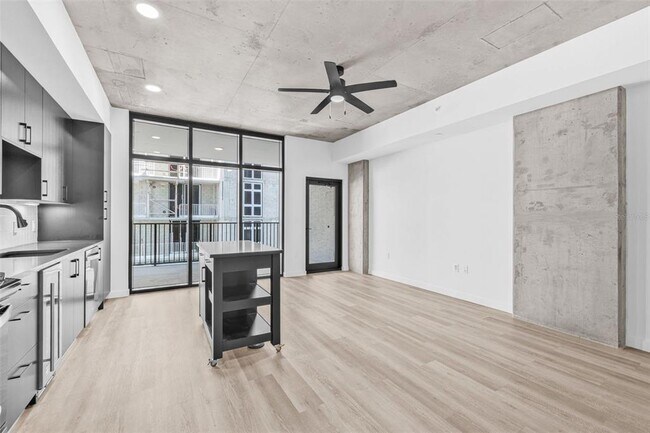 Building Photo - 221 Main St N