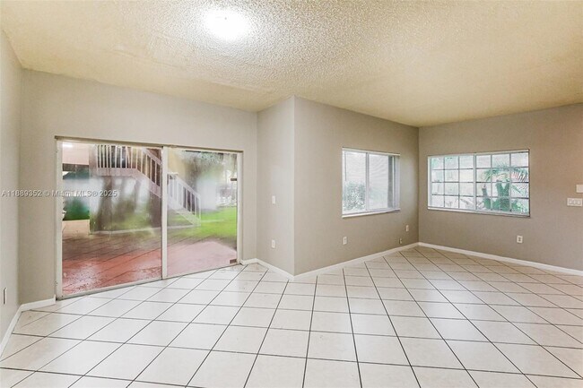 Foto del edificio - 10301 SW 18th St
