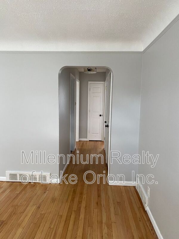 Building Photo - 636 Lebaron Ave