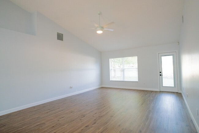 Building Photo - 2001 SW Ember St