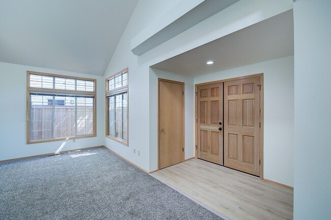 Building Photo - 3Bd/2.5Ba Sammamish Home