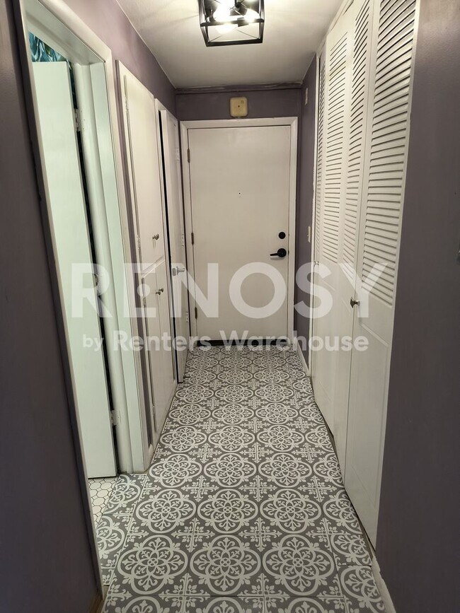 Foto del edificio - 1901 Emerson Ave S