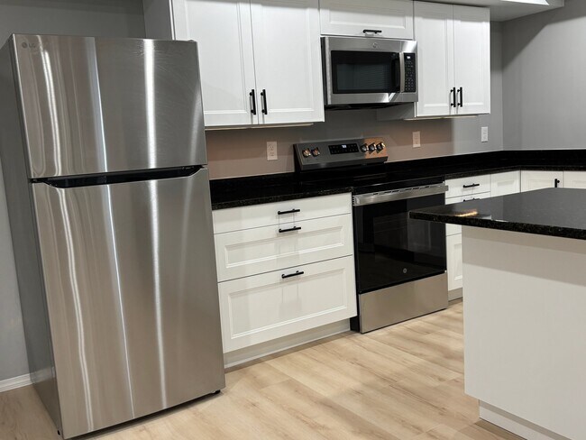 Foto del edificio - 2717 E 32nd St