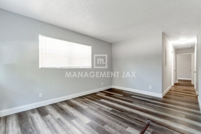 Building Photo - 2255 W 13th St