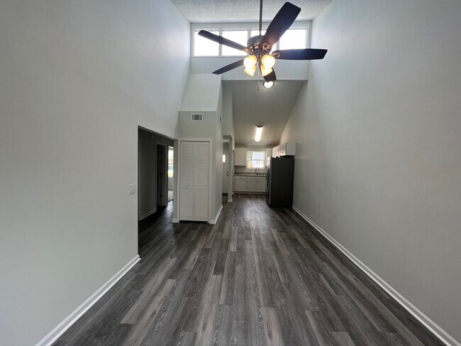 Foto del edificio - Beautifully remodeled home for rent in Ald...