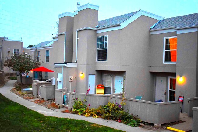 Front View - 3455 Rebecca Ln Apartment