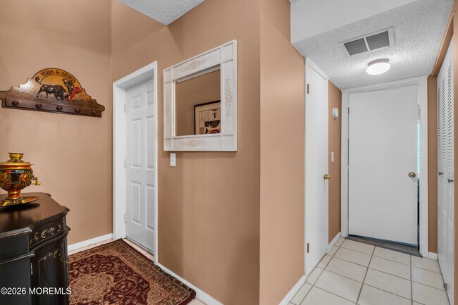 Foto del edificio - 492 Bayberry Ct