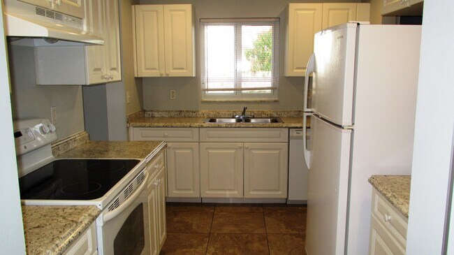 Foto del edificio - 13793 Yarmouth Dr