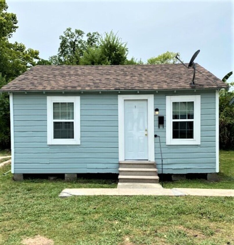 Primary Photo - 1233 Long Ave
