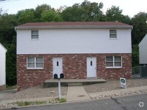 Building Photo - 120 Karen Way