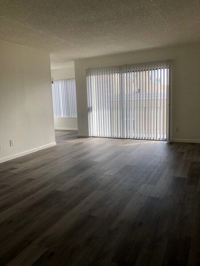 Foto del edificio - 11514 Rochester Ave