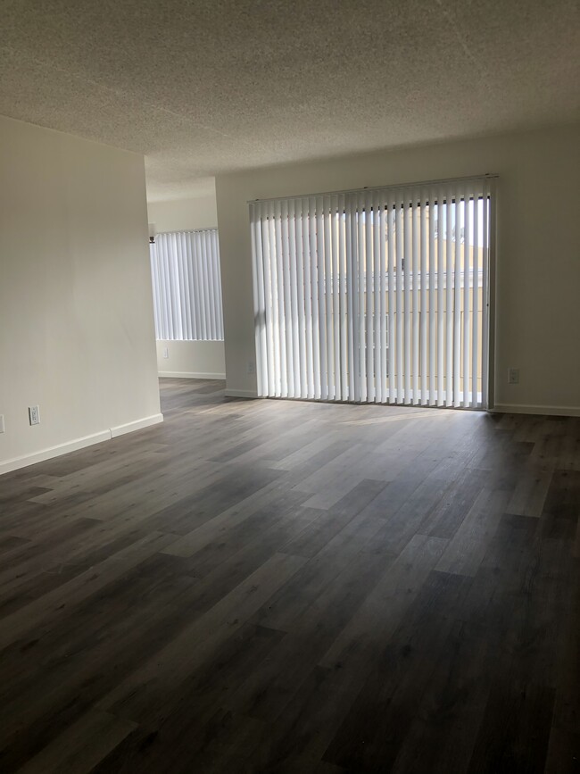 Building Photo - 11514 Rochester Ave