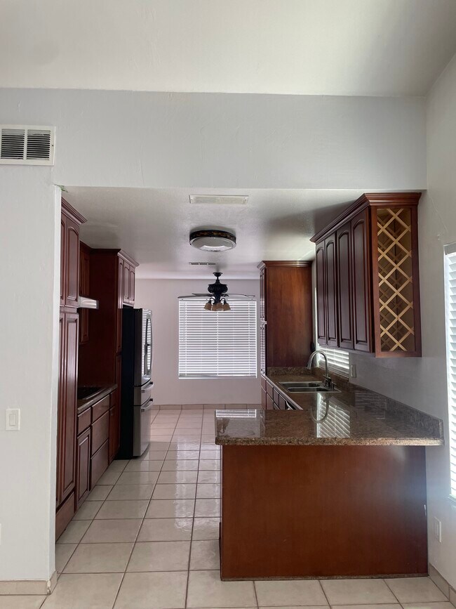Foto del edificio - 4537 N 101st Ave