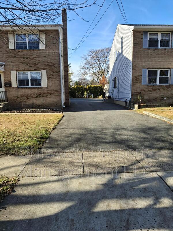 Building Photo - 107 Dayton Ave