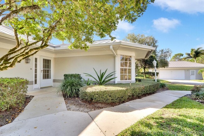 Foto del edificio - 7340 Pine Creek Way