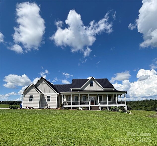 Foto principal - 1355 Bear Creek Rd