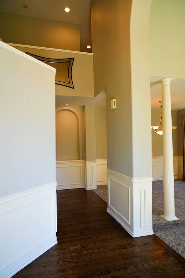 Foto del edificio - Lovely 4 Bedroom 2.5 bath Home + Office sp...