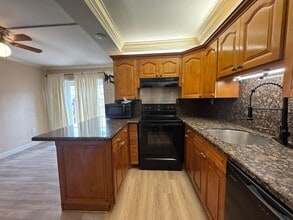 Building Photo - 5937 SW 36th Ct
