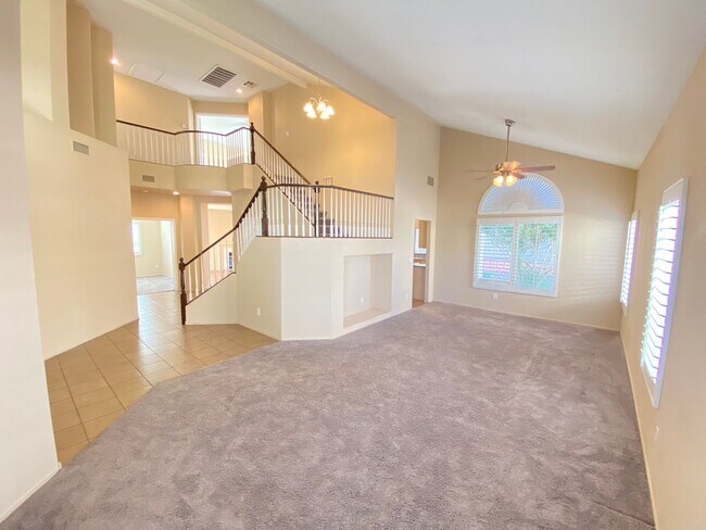 Foto del edificio - *BEAUTIFUL 3 CAR GARAGE HOME IN THE NORTH ...