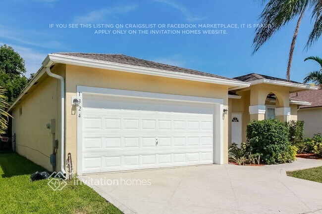 Foto del edificio - 1324 Fishers Pl