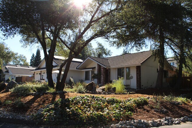 Foto del edificio - 7610 Woodborough Dr