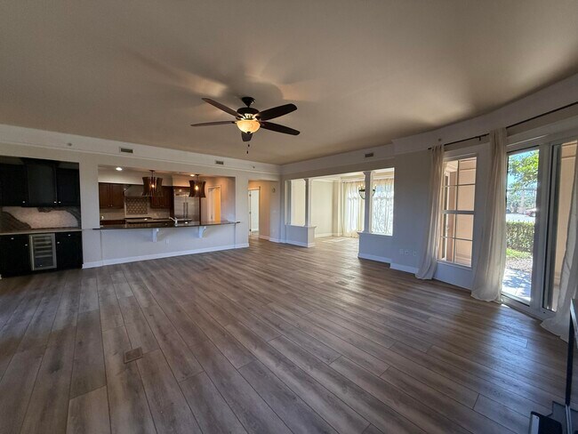 Foto del edificio - 404 Kelly Plantation Dr