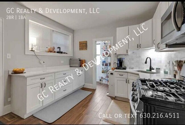 Foto del edificio - ***2 BDRM / SS APPLIANCES INCL / IN UNIT W...