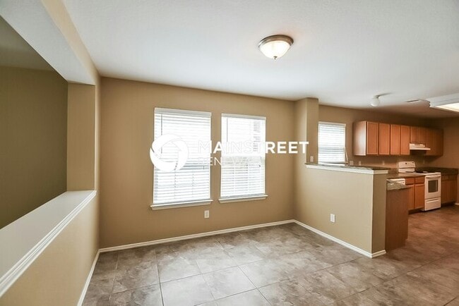 Foto del edificio - 3 Bedroom Pet-Friendly Home in San Antonio, TX with Main Street Renewal