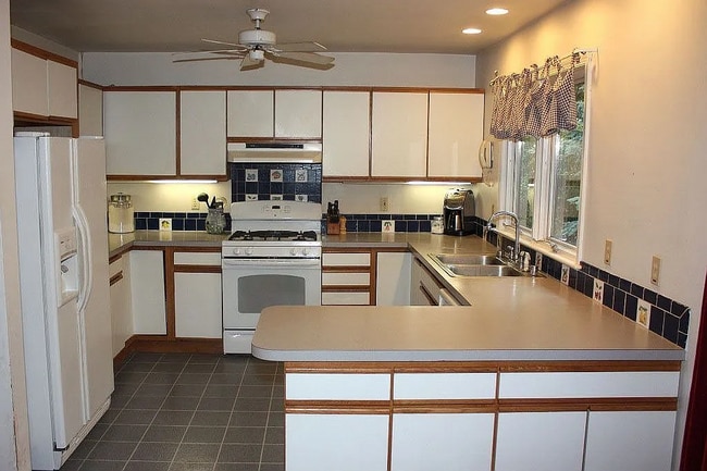 Kitchen with ample storage - 1123 Little Magothy Vw